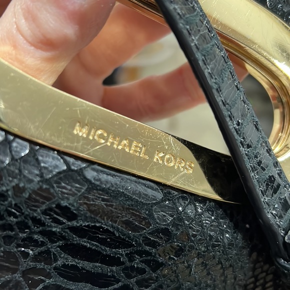 MICHAEL KORS EMBOSSED LEATHER SHOULDER BAG - Picture 9 of 11